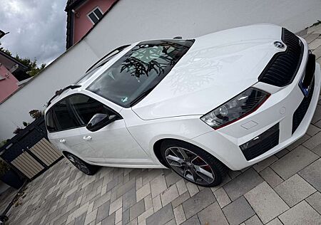 Skoda Octavia Combi 2.0 TDI (Green tec) DSG RS