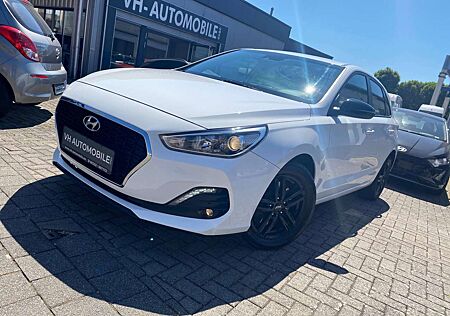 Hyundai i30 i30HB&16"Alu+NAVI&KAMERA&PDC hi+Lenkrad&Sitzhz