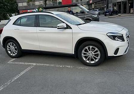 Mercedes-Benz GLA 200 CDI / d (156.908)