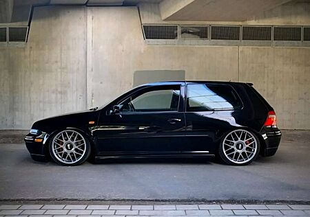 VW Golf GTI Volkswagen Golf 1.8 5V Turbo25 Jahre GTI