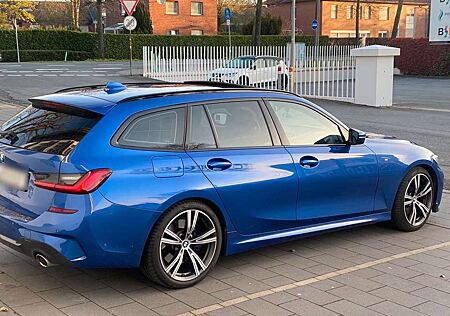 BMW 330 D Sportpaket AHK Pano Alcantara