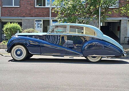 Rolls-Royce Silver Wraith Silver Wraith Streamline | Bj. 1954 | 1 of 3 Seltener Sonderaufbau | teilrestauriert