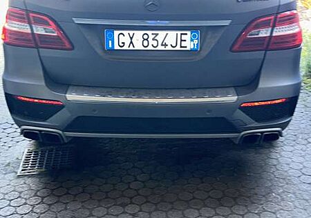 Mercedes-Benz ML 63 AMG 4Matic AMG SPEEDSHIFT 7G-TRONIC AMG Perf