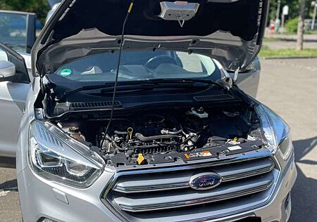 Ford Kuga 1.5 EcoBoost 2x4 Black