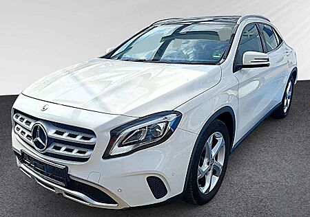 Mercedes-Benz GLA 180 DCT Urban LED NAVI PANO SHZ PDC