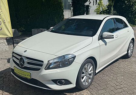 Mercedes-Benz A 180 BlueEfficiency*Teilleder*Rückfahrkamera*SH