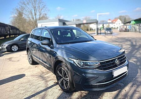 VW Tiguan Volkswagen ACTIVE