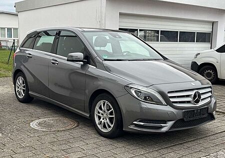 Mercedes-Benz B 200 B200 -AUTOMATIK-PANO-XENON-LED-NAVI-PDC-
