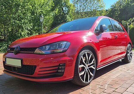 VW Golf GTI Volkswagen GTI Performance BMT