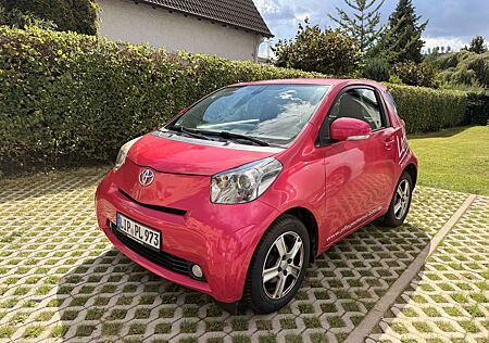 Toyota iQ 1.0 +