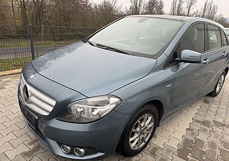 Mercedes-Benz B 180 B-Klasse (BlueEFFICIENCY) Mit Neuem TÜV