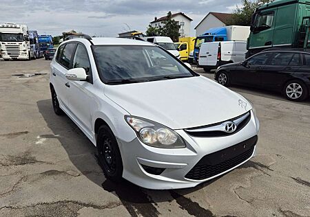 Hyundai i30 cw FIFA WM Edition *Manual/Klima/Sitzheizung