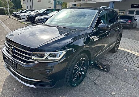 VW Tiguan Volkswagen 2.0 TDI Highline Digital Cockpit Pano Navi Kamera