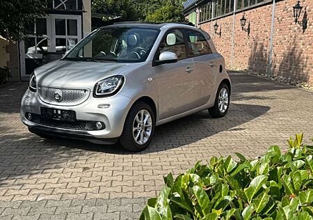 Smart ForFour Basis 52kW Pano Navi Multi Freispr.