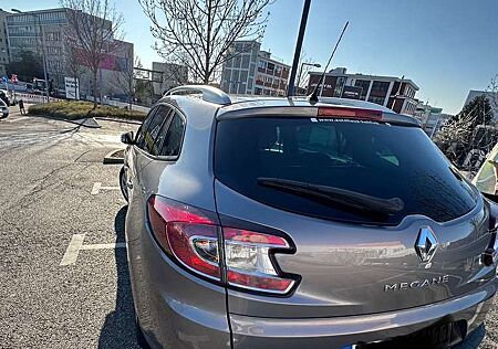 Renault Megane Dynamique, 8-fach bereift (und Felgen)