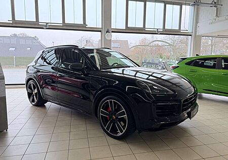 Porsche Cayenne GTS *Pano, Chrono, Burmester*