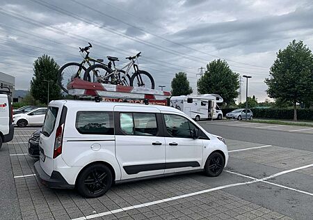 Ford Grand Tourneo Trend
