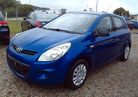 Hyundai i20 Classic Servo Klima 8.Fachbereift