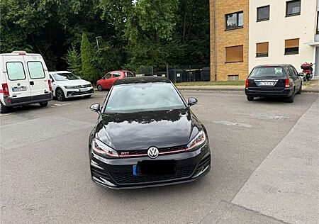 VW Golf GTI Volkswagen (BlueMotion Technology) DSG Performance