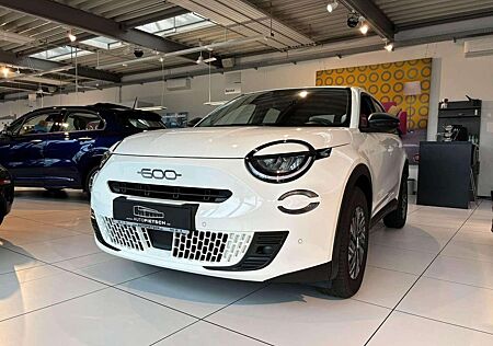 Fiat 600 Hybrid 1.2 T3 DCT *CARPLAY*KAMERA*KLIMAAUTO*