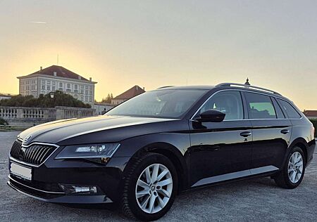 Skoda Superb Superb Combi 2.0 TDI DSG Style