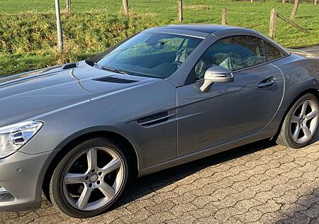 Mercedes-Benz SLK 200 (BlueEFFICIENCY) 7G-TRONIC