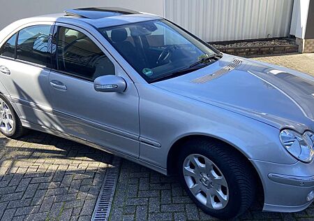 Mercedes-Benz C 180 Kompressor (203.046)