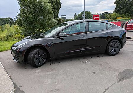 Tesla Model 3 Standard Reichweite Plus Hinterradantrieb