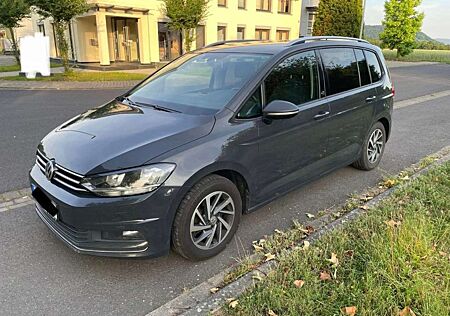 VW Touran Volkswagen 2.0 TDI 150 PS*SOUND*AHK*Discovery Pro*TÜV 11/26