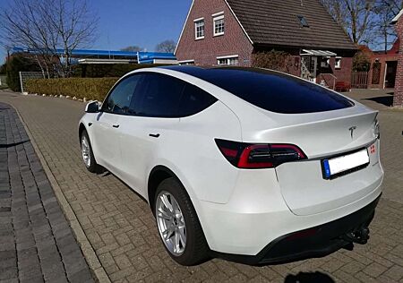 Tesla Model Y Long Range Dual Motor AWD/Met/Pano/AHK/Mwst. auswb