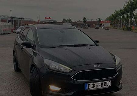 Ford Focus Turnier 1.5 EcoBoost Start-Stopp-System Aut. Titan