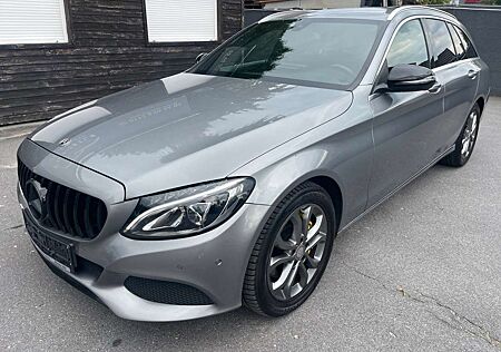 Mercedes-Benz C 250 T-Modell LED*CARPLAY*LEDER*KLIMAAUT*STZHZG