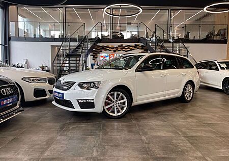 Skoda Octavia Combi RS *TEMPOMAT*NAVI*AHK*BI-XENON*