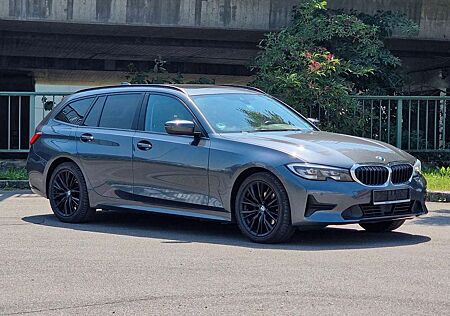 BMW 320 Touring d Advantage *Sportsitze*Panorama*LED