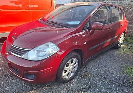 Nissan Tiida Tiida 1.6 acenta