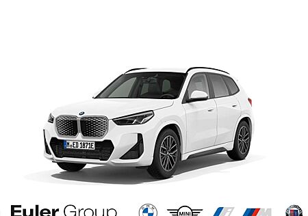 BMW iX1 xDrive 30 M-Sport Sportpaket HUD AD AHK-klappbar A