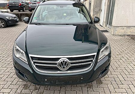 VW Tiguan Volkswagen Track 2.0 TDI,OFFROAD,4x4,Pano,AHK,Leder,DSG,Euro5