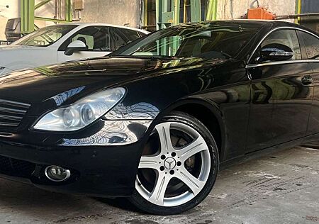 Mercedes-Benz CLS 500 Leder Xenon V8 Holz Lederlenkrad