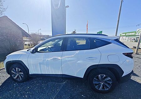 Hyundai Tucson Trend Hybrid 2WD
