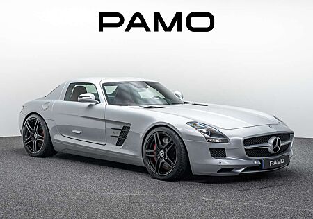 Mercedes-Benz SLS AMG |
