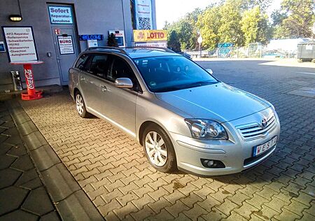 Toyota Avensis Kombi 2.0 Sol, Klimaautomatik 2Hd