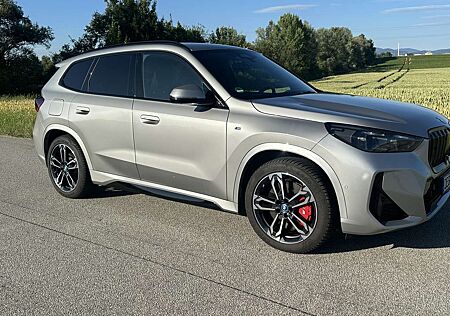 BMW iX1 gebraucht kaufen BMW iX1 30 xDrive M Sport Pro!!! NP 73100€