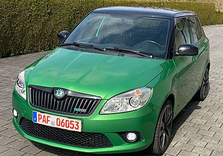 Skoda Fabia 1.4 TSI DSG RS