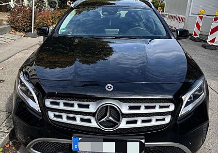 Mercedes-Benz GLA 200 GLA 7G-DCT Style