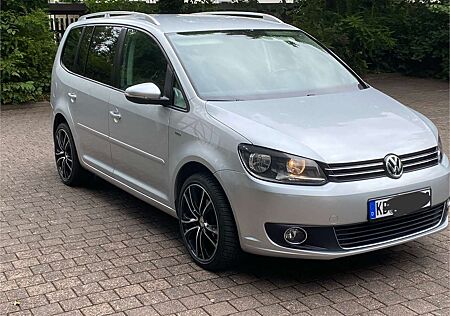 VW Touran Volkswagen 1.6 TDI DPF BlueMotion Technology Comfortline