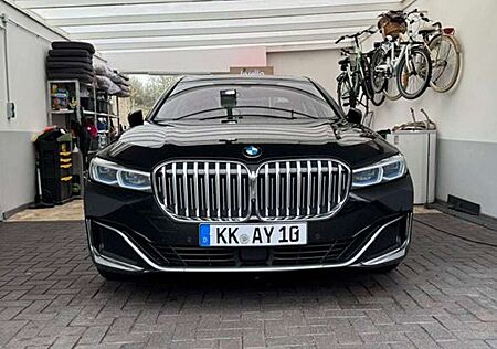 BMW 740d 740 xDrive Sehr gepflegt 1. Handy