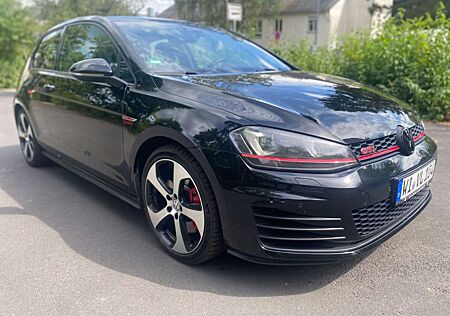 VW Golf GTI Volkswagen Performance BlueMotion Technology DSG