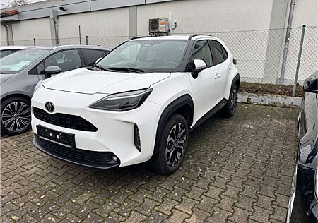 Toyota Yaris Cross Hybrid FWD Teamplayer Winterräder Navi(Apple Car P