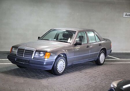 Mercedes-Benz E 260 Autom, Klima, Schiebed.