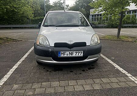 Toyota Yaris 1.0 linea sol